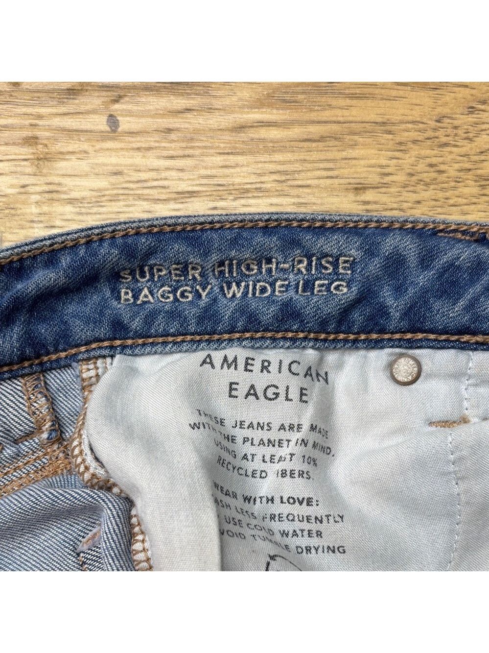 Women’s American Eagle Super High Rise Baggy Wide Leg Cargo Jeans Size 0 - Picture 5 of 13